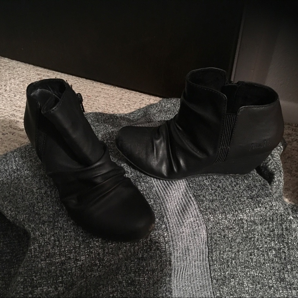 Blowfish Women’s Ankle Booties - zip up